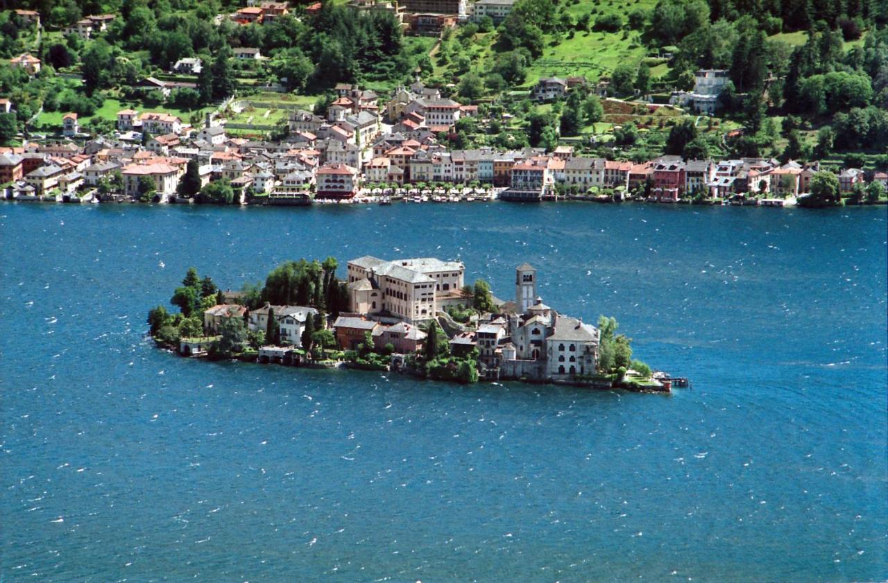 Apartments Cusius And Horta Orta San Giulio Δωμάτιο φωτογραφία