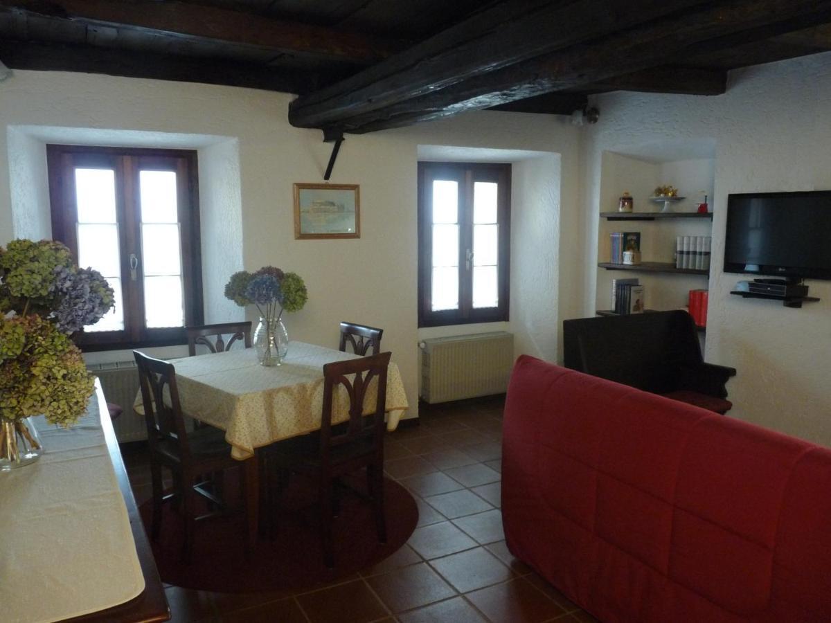 Apartments Cusius And Horta Orta San Giulio Δωμάτιο φωτογραφία